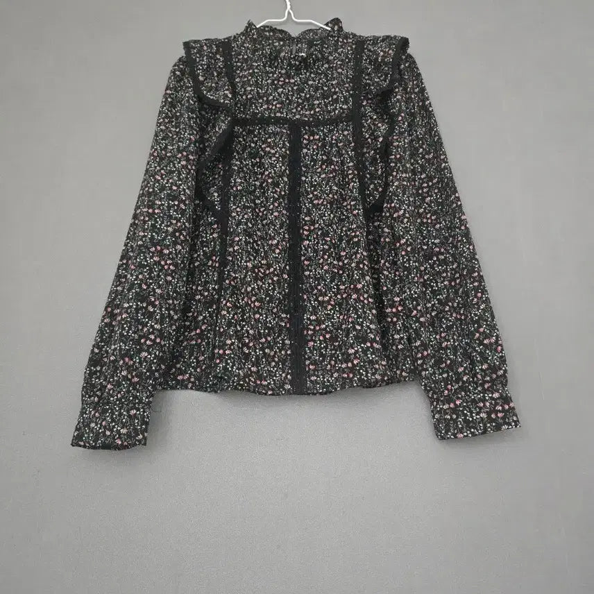 [BUNJANG] Plastic Island Flower Pattern Lace Detail Blouse / PLASTIC ISLAND 플라스틱 아일랜드 블라우스