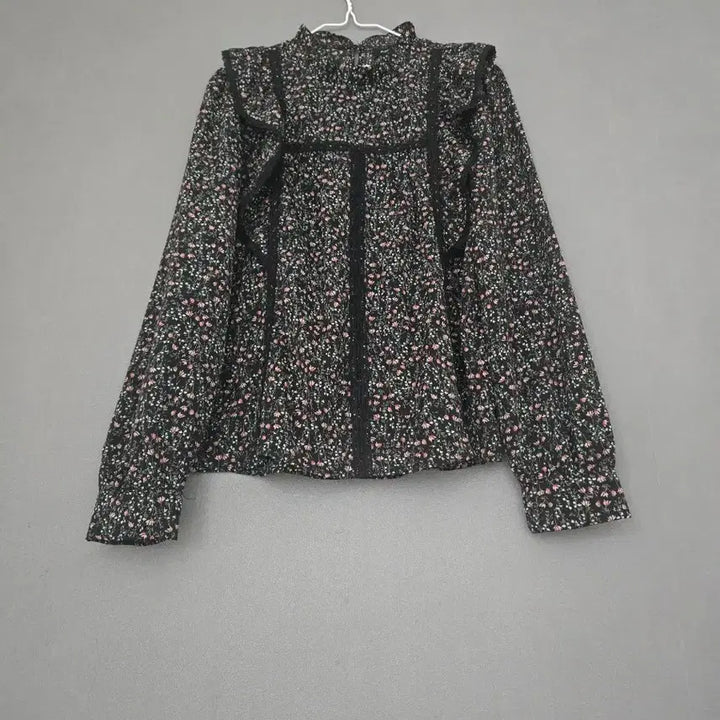 [BUNJANG] Plastic Island Flower Pattern Lace Detail Blouse / PLASTIC ISLAND 플라스틱 아일랜드 블라우스