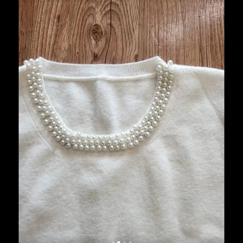 [BUNJANG] Pearl Embellished Short Sleeve Knit Top - Ivory / 정가38000원진주 장식 반팔 니트 아이보리 프리사이즈 55-66 새제품