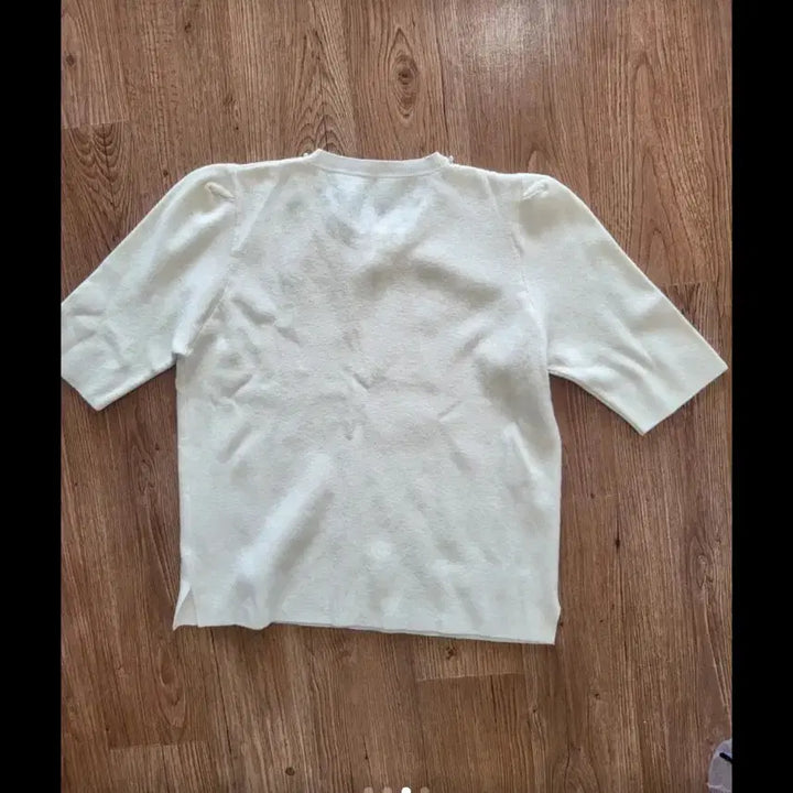[BUNJANG] Pearl Embellished Short Sleeve Knit Top - Ivory / 정가38000원진주 장식 반팔 니트 아이보리 프리사이즈 55-66 새제품