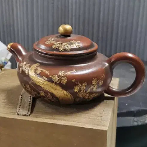 [BUNJANG] Goryeo Dynasty Gilt Celadon Plum Blossom Inlaid Flat-Bodied Teapot / 고경주 주니 금칠 매화문 평복호 자사호 다관