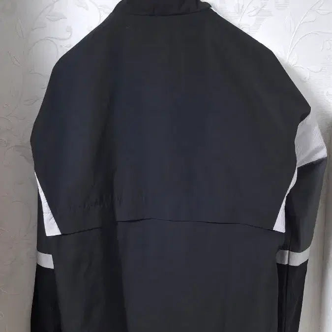 [SOLD OUT] 아디다스 3선 바람막이 105 20년식 A급