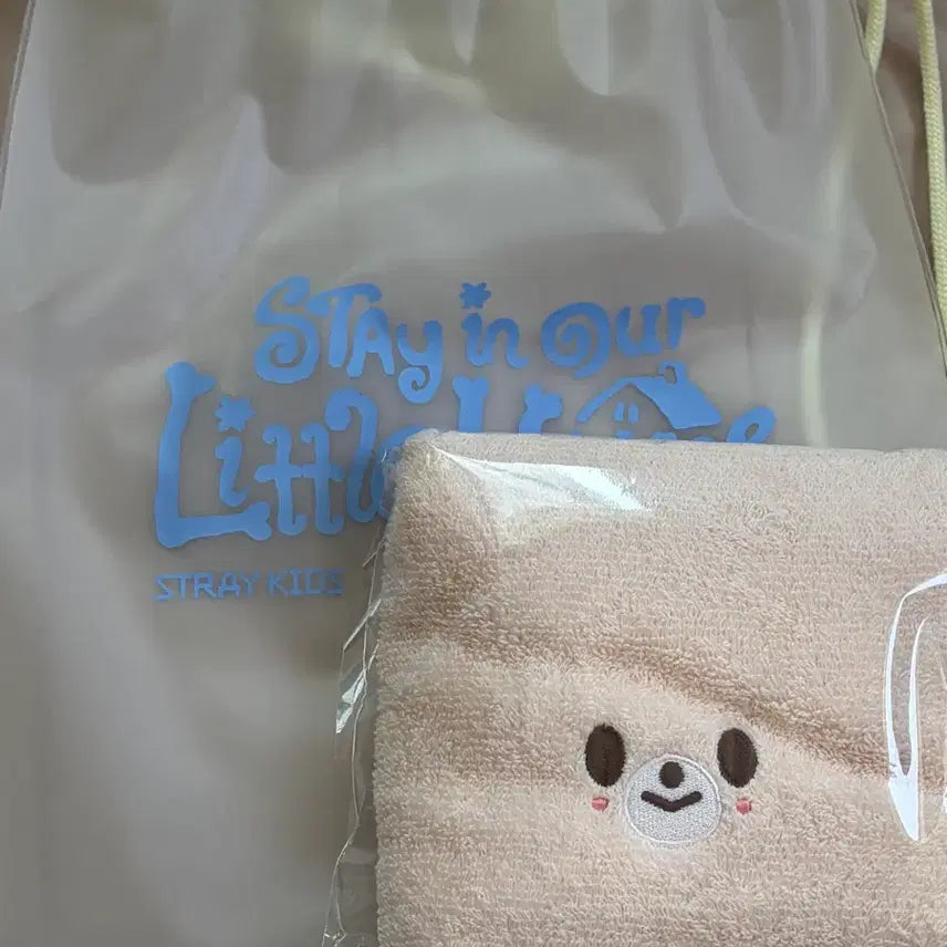 [SOLD OUT] 스트레이키즈 아이엔 폭시니 팬미팅 입장기프트 타올 + 파우치