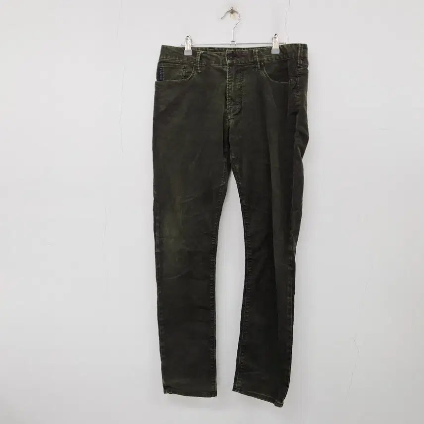 [SOLD OUT] 아르마니진스 매장판 독수리 메탈로고 J06 코듀로이 팬츠 남성 바지 31