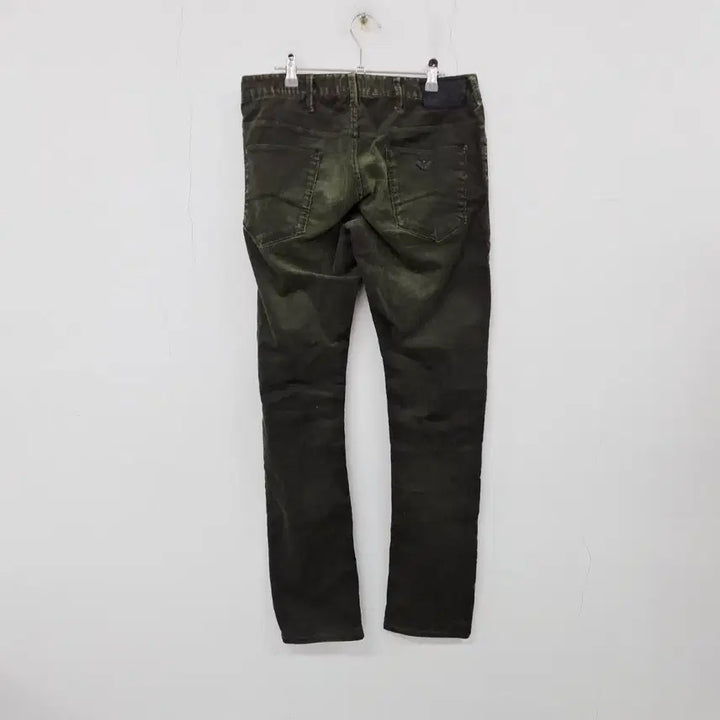 [SOLD OUT] 아르마니진스 매장판 독수리 메탈로고 J06 코듀로이 팬츠 남성 바지 31