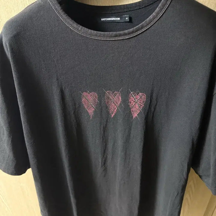 [SOLD OUT] [3]해칭룸 VTG 카툰 하트 티 워시드 블랙