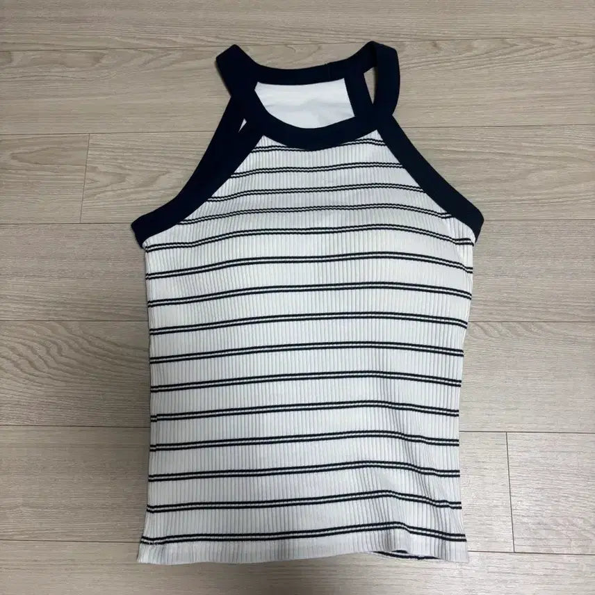 [SOLD OUT] 유니클로 홀터넥 캡나시 스트라이프