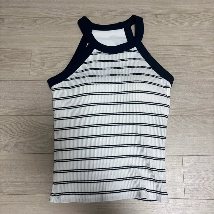 [SOLD OUT] 유니클로 홀터넥 캡나시 스트라이프
