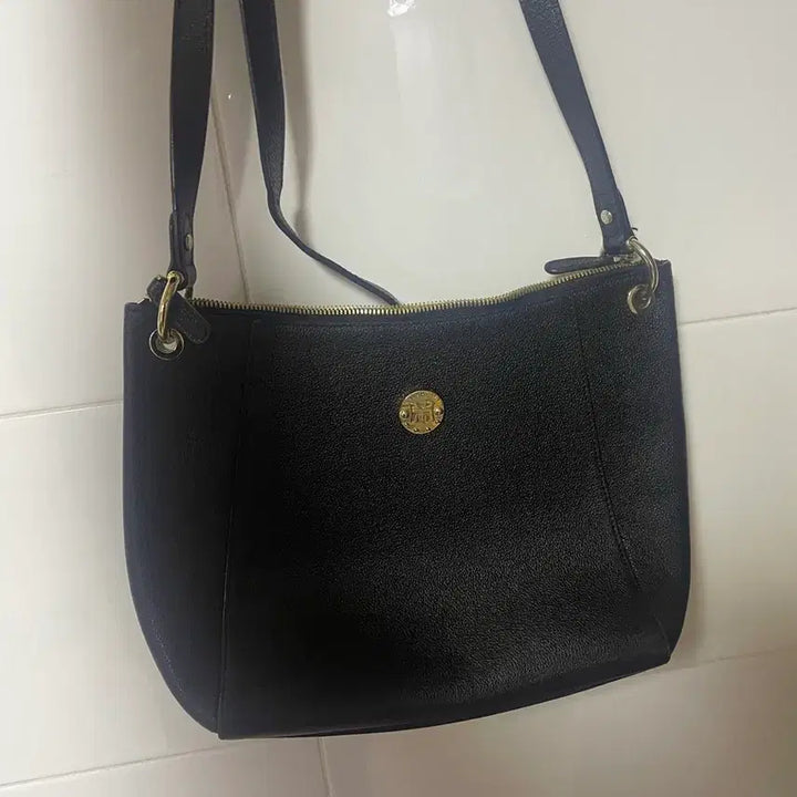 [BUNJANG] Metrocity Black Shoulder Bag / 메트로시티 블랙 숄더백