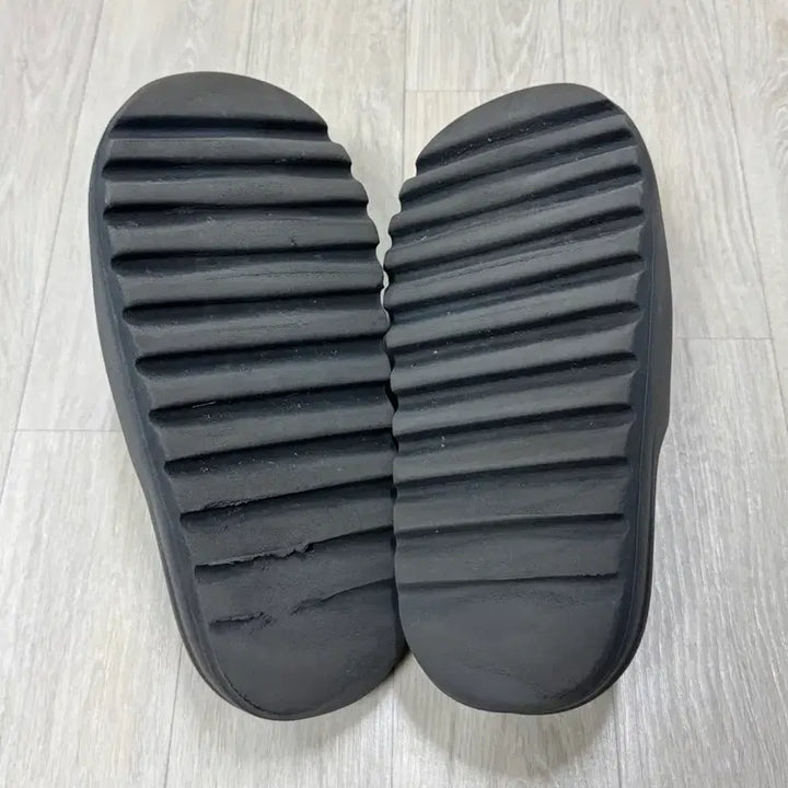 [SOLD OUT] [265, US8] 아디다스 이지 슬라이드 오닉스
