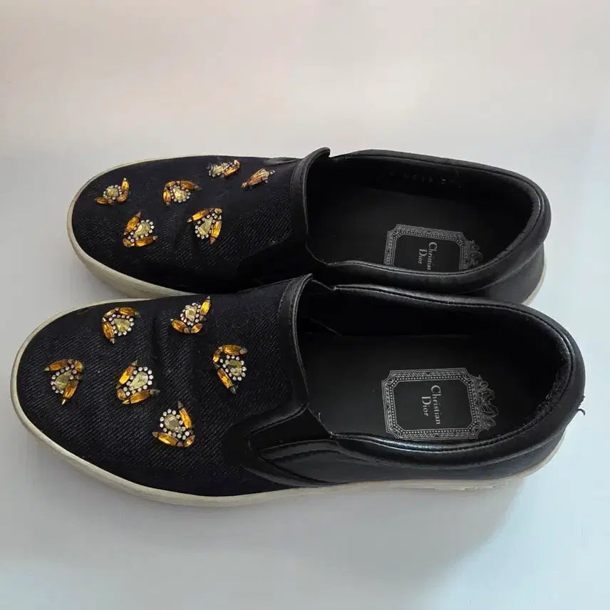 [BUNJANG] Dior Bee Embellished Slip-on Sneakers / 정품 디올 꿀벌 장식 슬립온 스니커즈