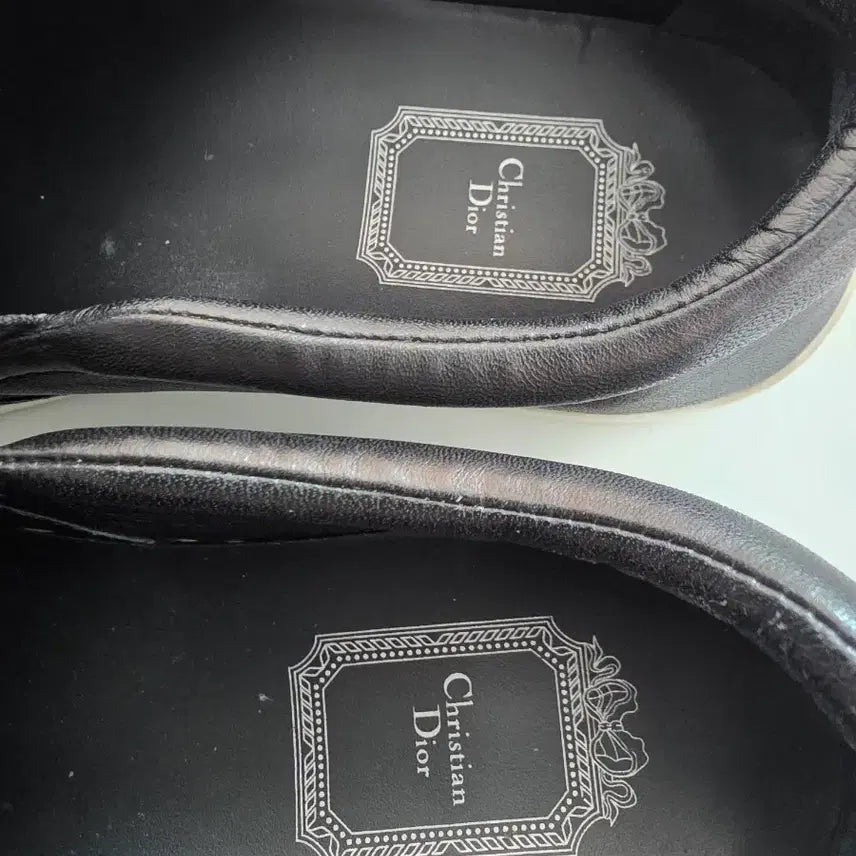 [BUNJANG] Dior Bee Embellished Slip-on Sneakers / 정품 디올 꿀벌 장식 슬립온 스니커즈