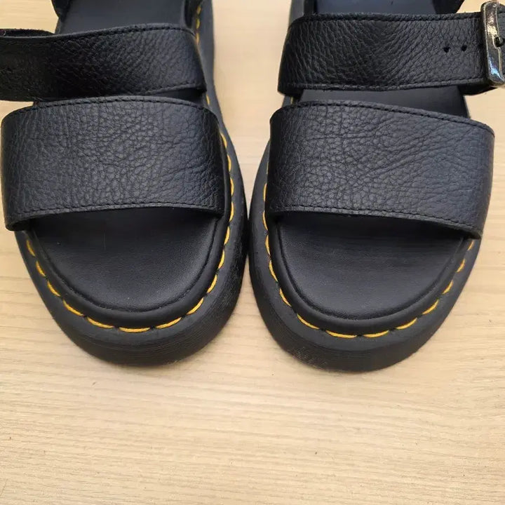 [BUNJANG] Dr. Martens Gryphon Quad Strap Sandals UK 6 / 닥터마틴 그리폰쿼드 스트랩 샌들 UK6
