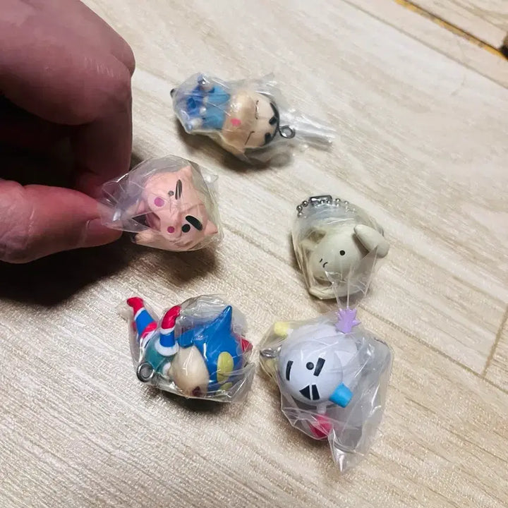 [BUNJANG] Bandai Crayon Shin-chan Character Keychain Figures / 반다이 크레용 신짱 볼체인 대롱 가챠 짱구 연결 키링 피규어 팔아요