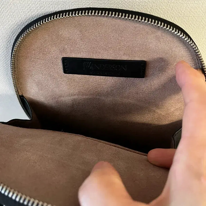 [BUNJANG] JW Anderson Hat Bag / JW앤더슨 모자가방