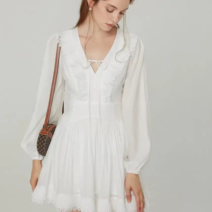 [BUNJANG] Synsden Lace Ribbon Mini Dress White / 신스덴 레이스 리본 미니 원피스 화이트