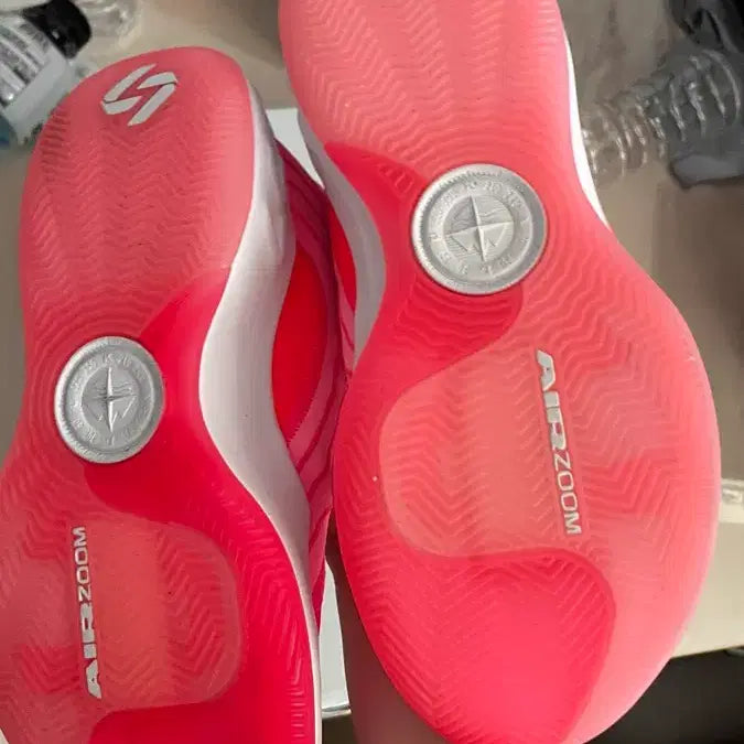 [SOLD OUT] [250] 루카4 핑크 us7