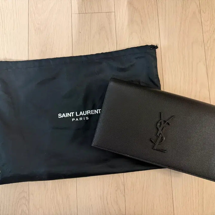 [BUNJANG] Saint Laurent Black Clutch Bag with Dust Bag / 생로랑 블랙 클러치백 + 더스트백