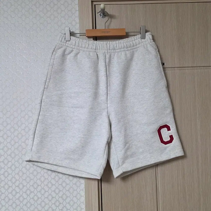 [SOLD OUT] 커버낫 오트밀 트레이닝 반바지 M