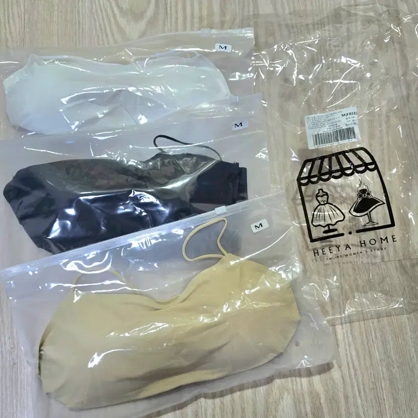 [SOLD OUT] [새상품] 심리스 끈나시 크롭 캡내장 3개 세트 FREE 사이즈