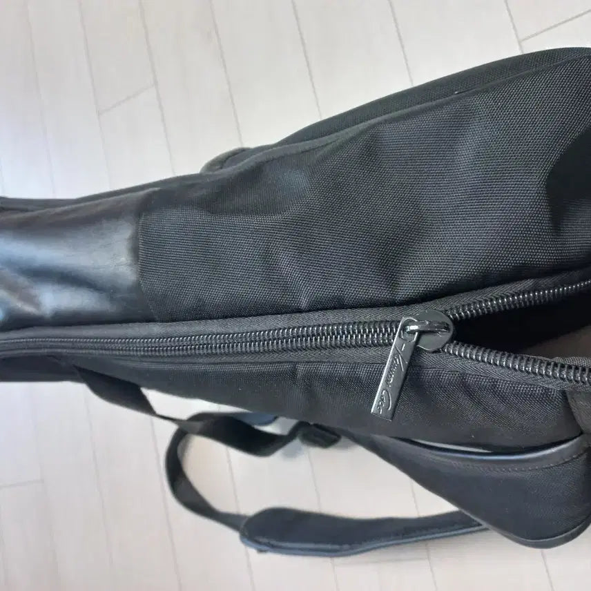 [BUNJANG] Kenneth Cole New York Black Leather Combination Backpack / 케네스콜 뉴욕 블랙 가죽 콤비 백팩