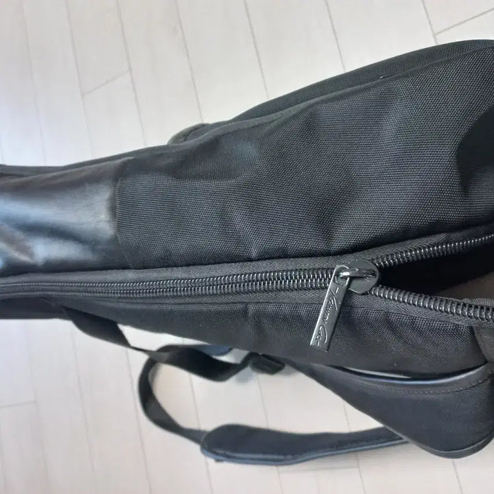 [BUNJANG] Kenneth Cole New York Black Leather Combination Backpack / 케네스콜 뉴욕 블랙 가죽 콤비 백팩