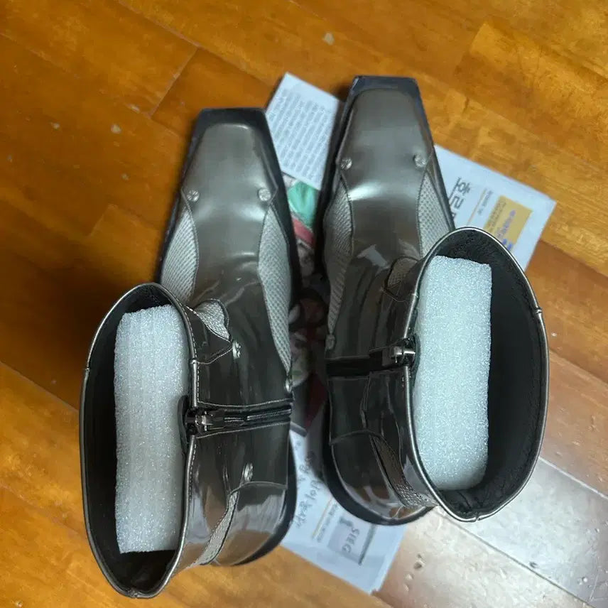 [BUNJANG] Surgery X Soyou Lesure SS004 Silver Walker Boots / 써저리X쏘유레슈어 SS004 실버