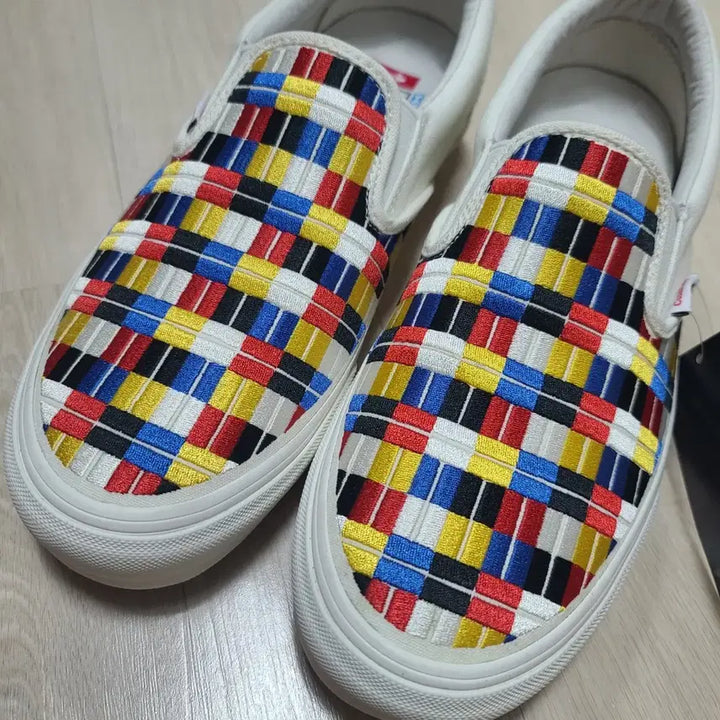 [BUNJANG] Vans Vault x Case Study Classic Slip-On LX Marshmallow Multi Sneakers / 반스 볼트 x 케이스스터디 클래식 슬립온 LX 마쉬멜로우 멀티