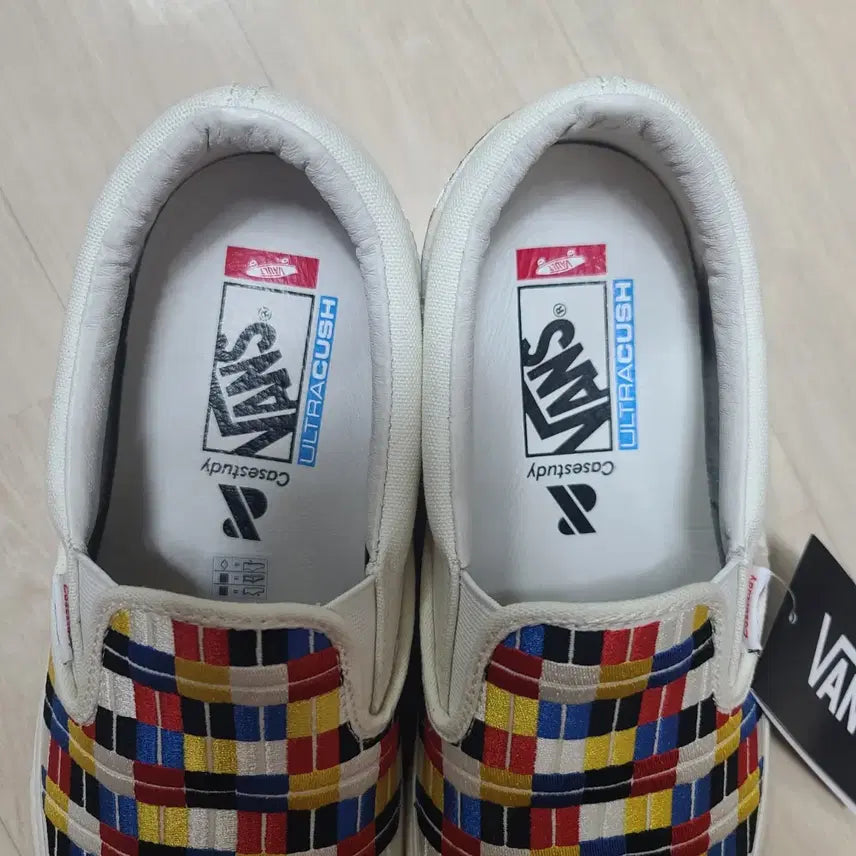 [BUNJANG] Vans Vault x Case Study Classic Slip-On LX Marshmallow Multi Sneakers / 반스 볼트 x 케이스스터디 클래식 슬립온 LX 마쉬멜로우 멀티