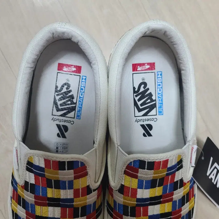 [BUNJANG] Vans Vault x Case Study Classic Slip-On LX Marshmallow Multi Sneakers / 반스 볼트 x 케이스스터디 클래식 슬립온 LX 마쉬멜로우 멀티