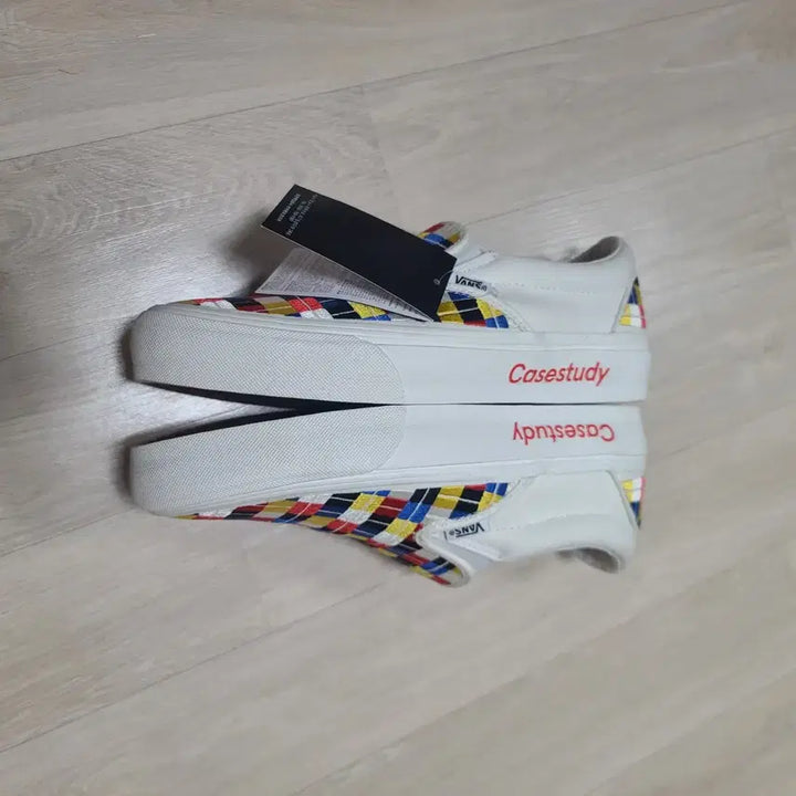 [BUNJANG] Vans Vault x Case Study Classic Slip-On LX Marshmallow Multi Sneakers / 반스 볼트 x 케이스스터디 클래식 슬립온 LX 마쉬멜로우 멀티