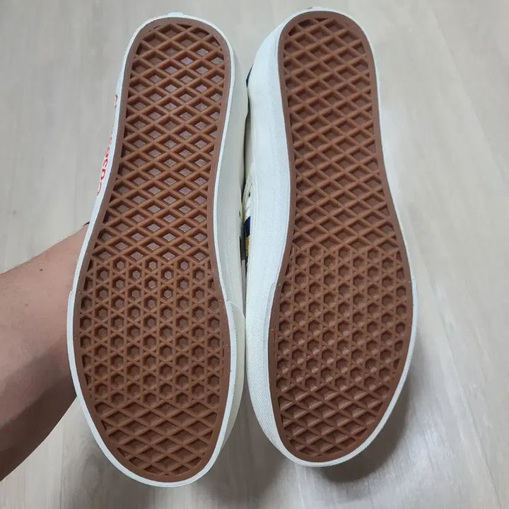 [BUNJANG] Vans Vault x Case Study Classic Slip-On LX Marshmallow Multi Sneakers / 반스 볼트 x 케이스스터디 클래식 슬립온 LX 마쉬멜로우 멀티