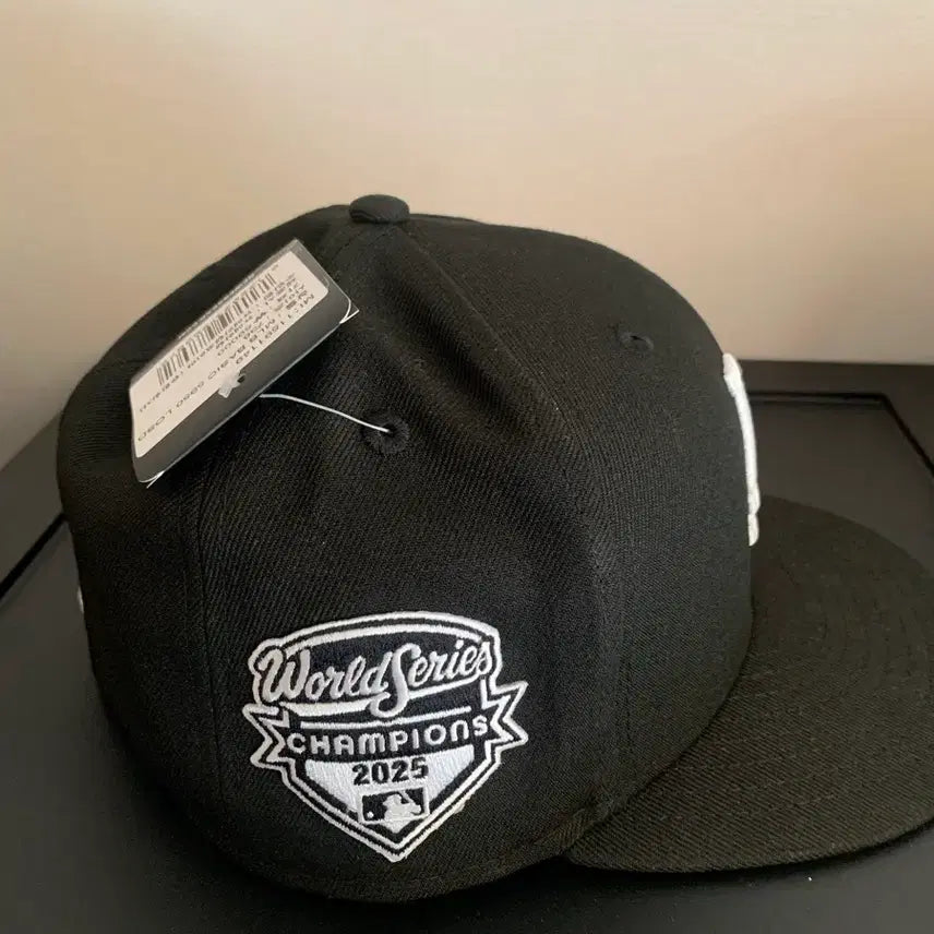 [SOLD OUT] 뉴에라 5950 LA다저스 2025우승 블랙 화이트