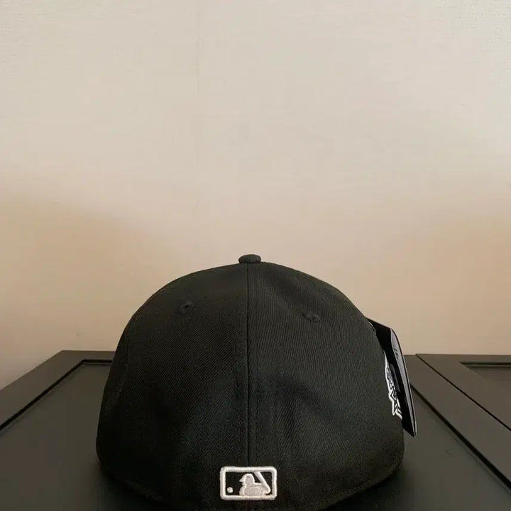 [SOLD OUT] 뉴에라 5950 LA다저스 2025우승 블랙 화이트