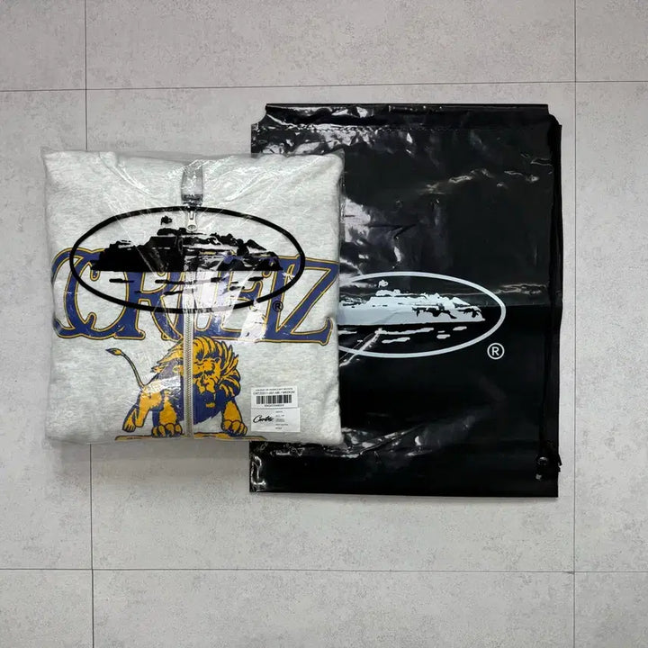 [SOLD OUT] (새상품) 코르테이즈 후드집업