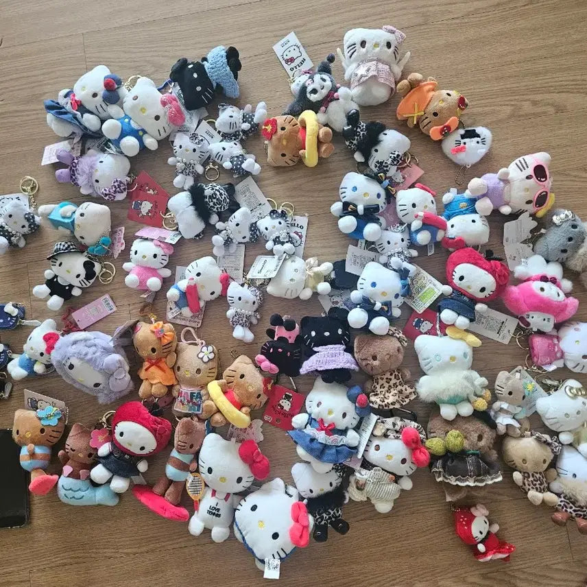 [BUNJANG] Sanrio Hello Kitty/My Melody Keyring / 산리오 키티/마멜 인형 키링 각3천
