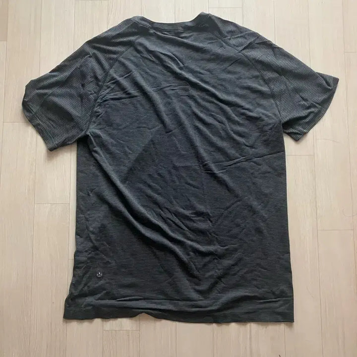 [SOLD OUT] 룰루레몬 메탈 벤트 테크 숏 슬리브 업데이트 - SXBL/SEAL 컬러,