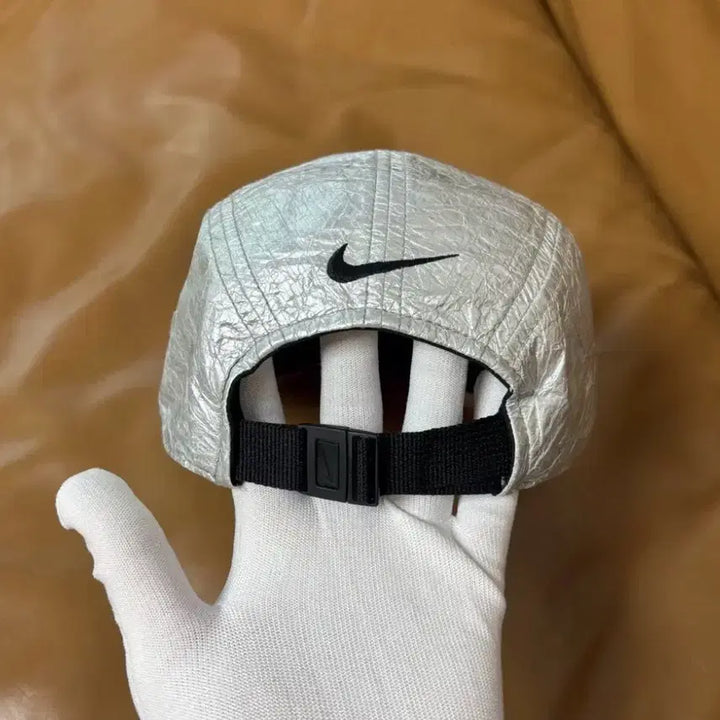 [BUNJANG] Nike AW84 Heritage Camp Cap Silver / NIKE 나이키 마스랜딩 실버 AW84 헤리티지 캠프캡 모자
