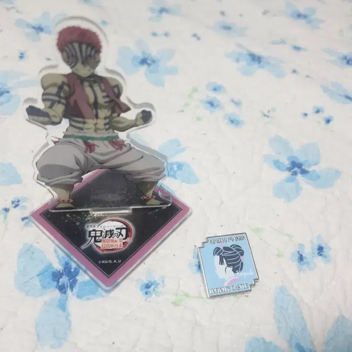 [BUNJANG] Demon Slayer Akaza Acrylic Stand &amp; Pin Badge Bundle Set / 귀멸의 칼날 아크릴 스탠드 아카자 + 핀뱃지