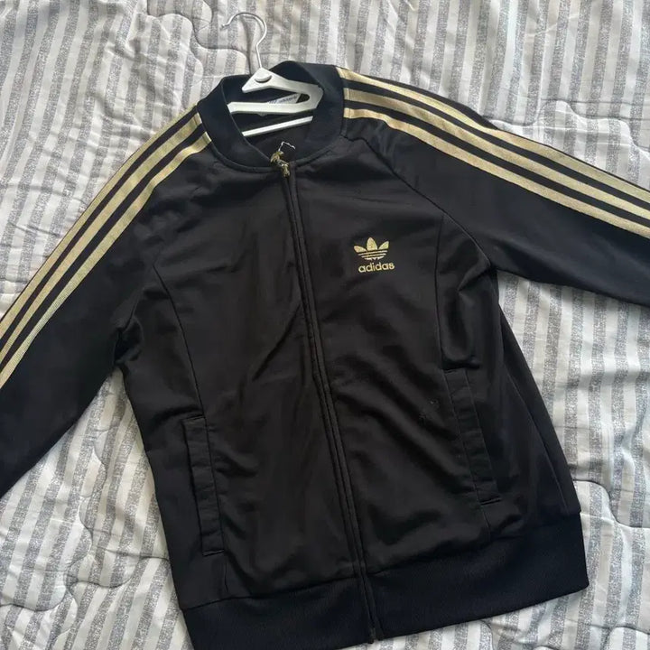 [BUNJANG] Adidas Black/Gold 3-Stripes Track Top Zip-Up Jersey / 아디다스 블랙/골드 삼선 트랙탑 져지 집업