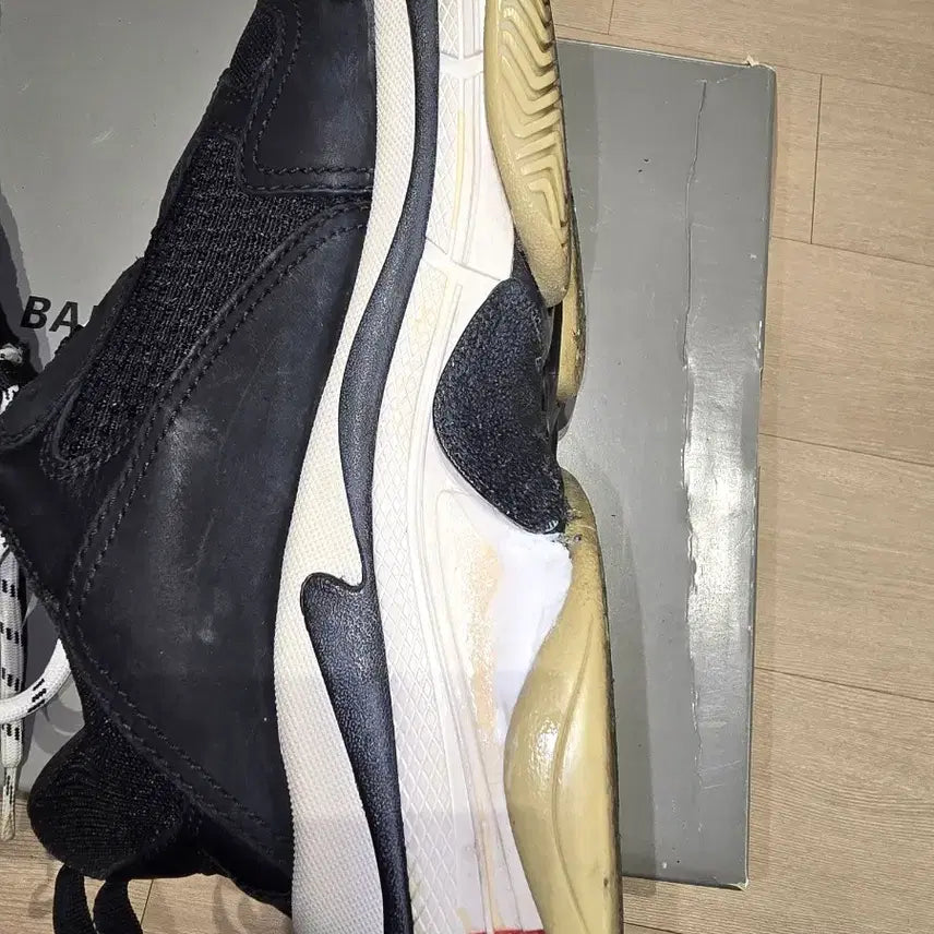 [BUNJANG] Balenciaga Triple S 44 Sneakers / 발렌시아가 트리플s 44