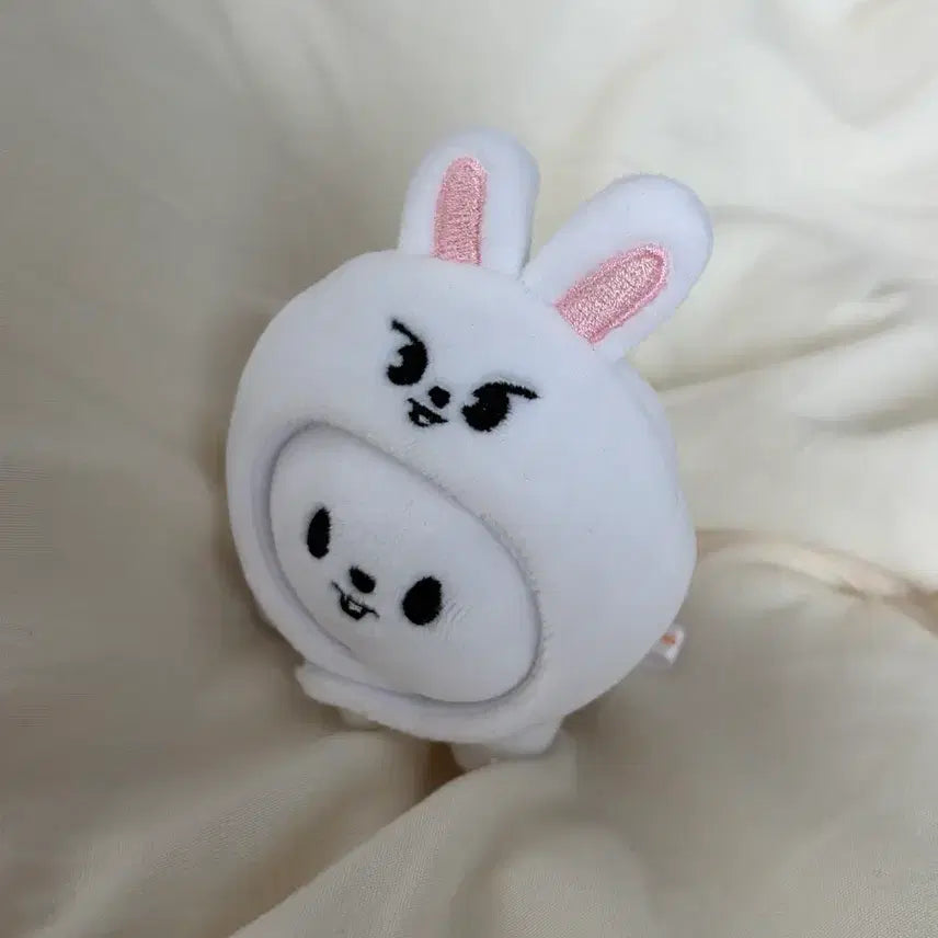 [SOLD OUT] 스트레이키즈 스키주 라잉 키링 리빗