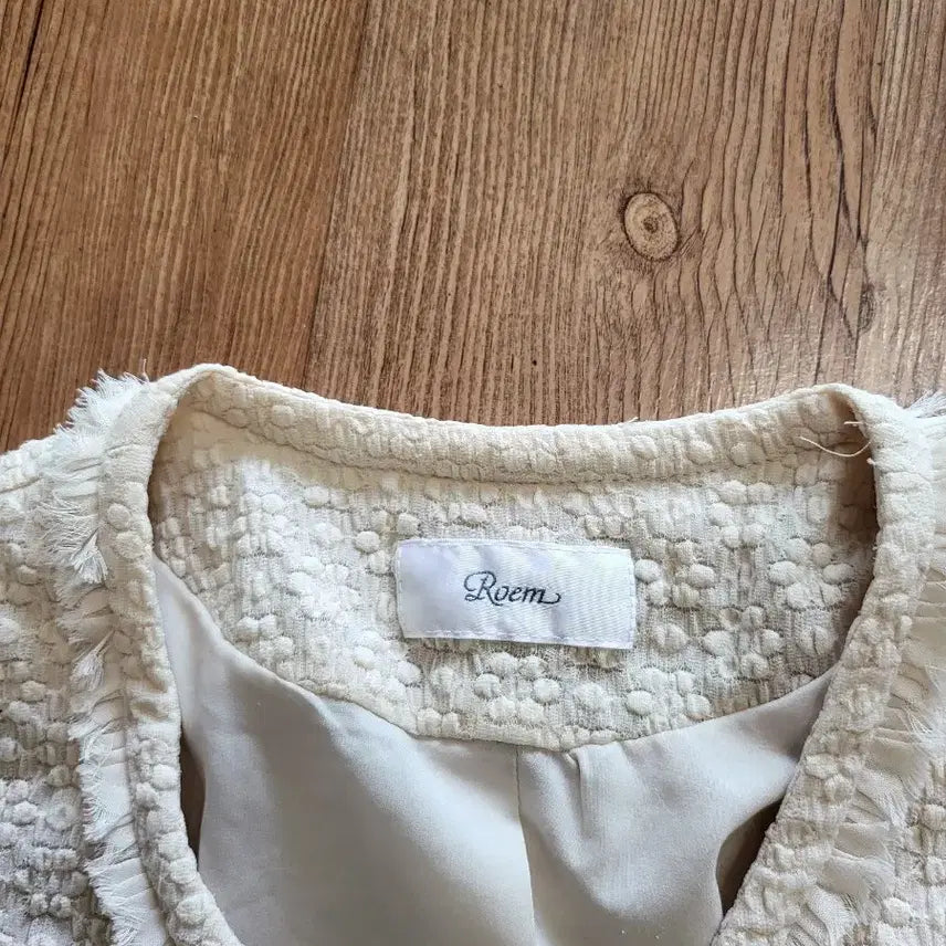 [SOLD OUT] Room 트위드 자켓 아이보리 여성 55사이즈 (블랙 아이보리)