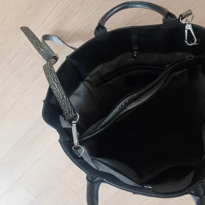 [BUNJANG] Black Crocodile Pattern Leather Tote Bag / 블랙 크로커다일 패턴 가죽 토트백