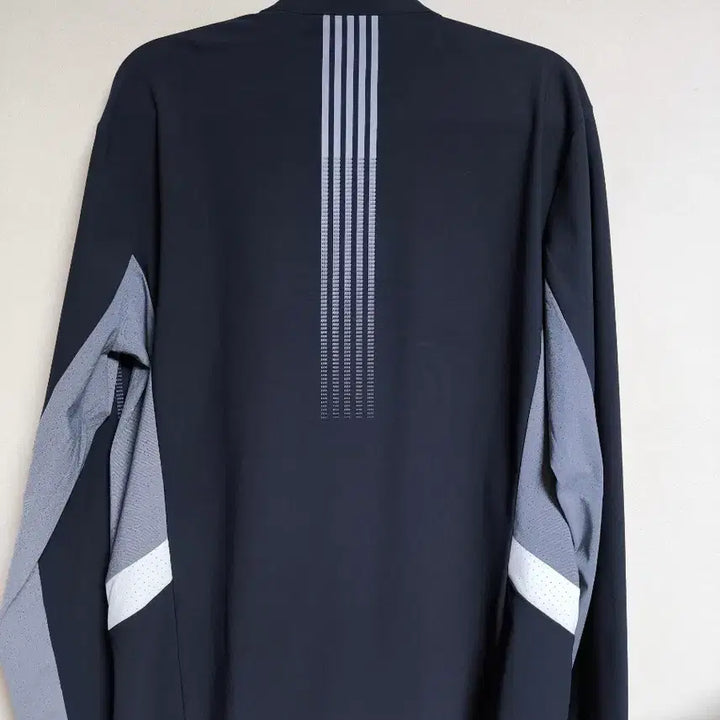 [SOLD OUT] 케이스위스 남성 100사이즈 봄여름 집업 점퍼 런닝 등산 자전거