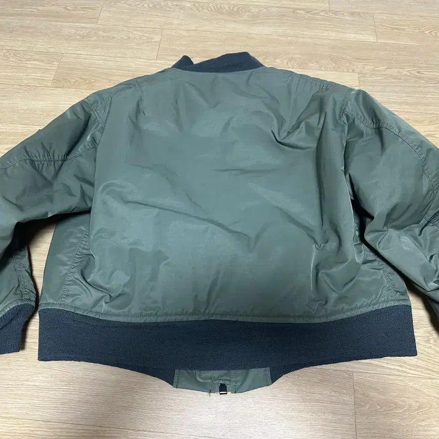[BUNJANG] 21FW 시오타 MA-1 플라이트 자켓 여성용 올리브 판매합니다. / 21FW 시오타 MA-1 플라이트 자켓 여성용 올리브 판매합니다.