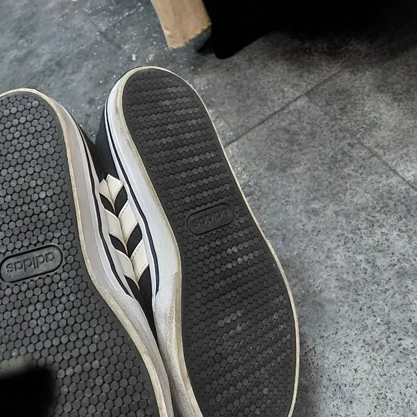 [BUNJANG] Adidas Shoes 265 / 아디다스신발265