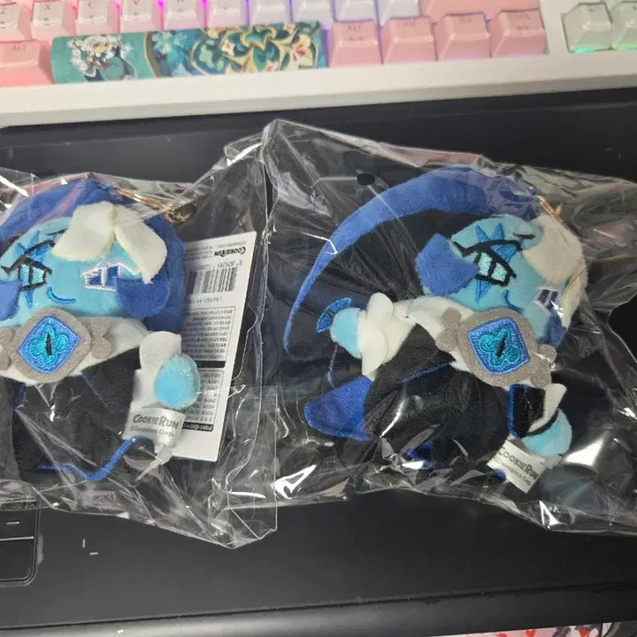 [SOLD OUT] 미개봉] 쿠키런 킹덤 쉐도우밀크 쿠키 봉제 키링 인형