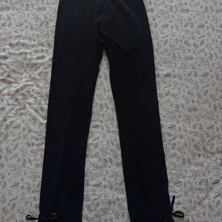 [BUNJANG] Ribbon Detail Leggings / RIBBON LEGGINGS