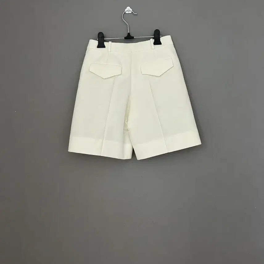 [BUNJANG] Victoria Beckham Tailored Pinstripe Shorts / 빅토리아베컴 테일러드 핀턱 반바지